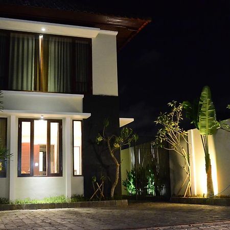 The Arnaya Villa Кута Стая снимка