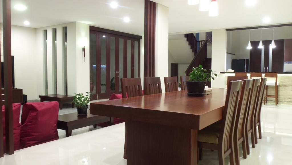 The Arnaya Villa Кута Стая снимка